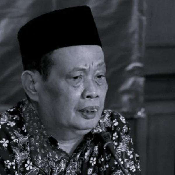 M. Imam Aziz wafat pada usia ke-63 tahun.