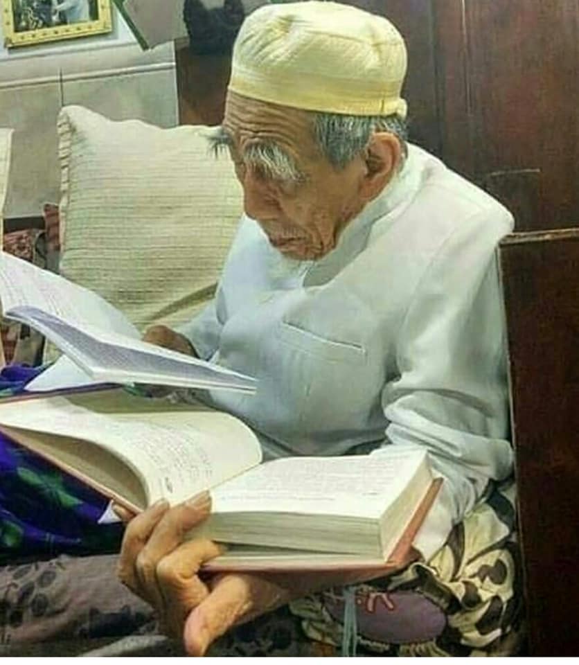 Nasihat Mbah Maimoen Zubair dalam Kitab al-Ulama al-Mujaddidun