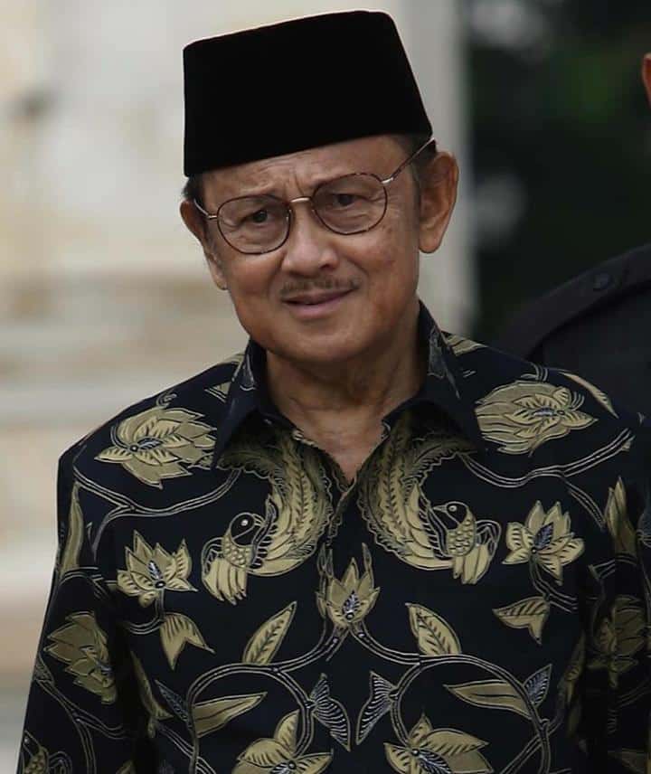 Gus Mus Sampaikan Doa untuk BJ Habibie di Instagram