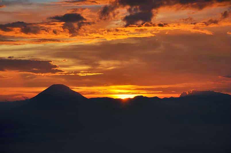 Naskah Merbabu: Sejarah Islamisasi di Lereng Merapi-Merbabu