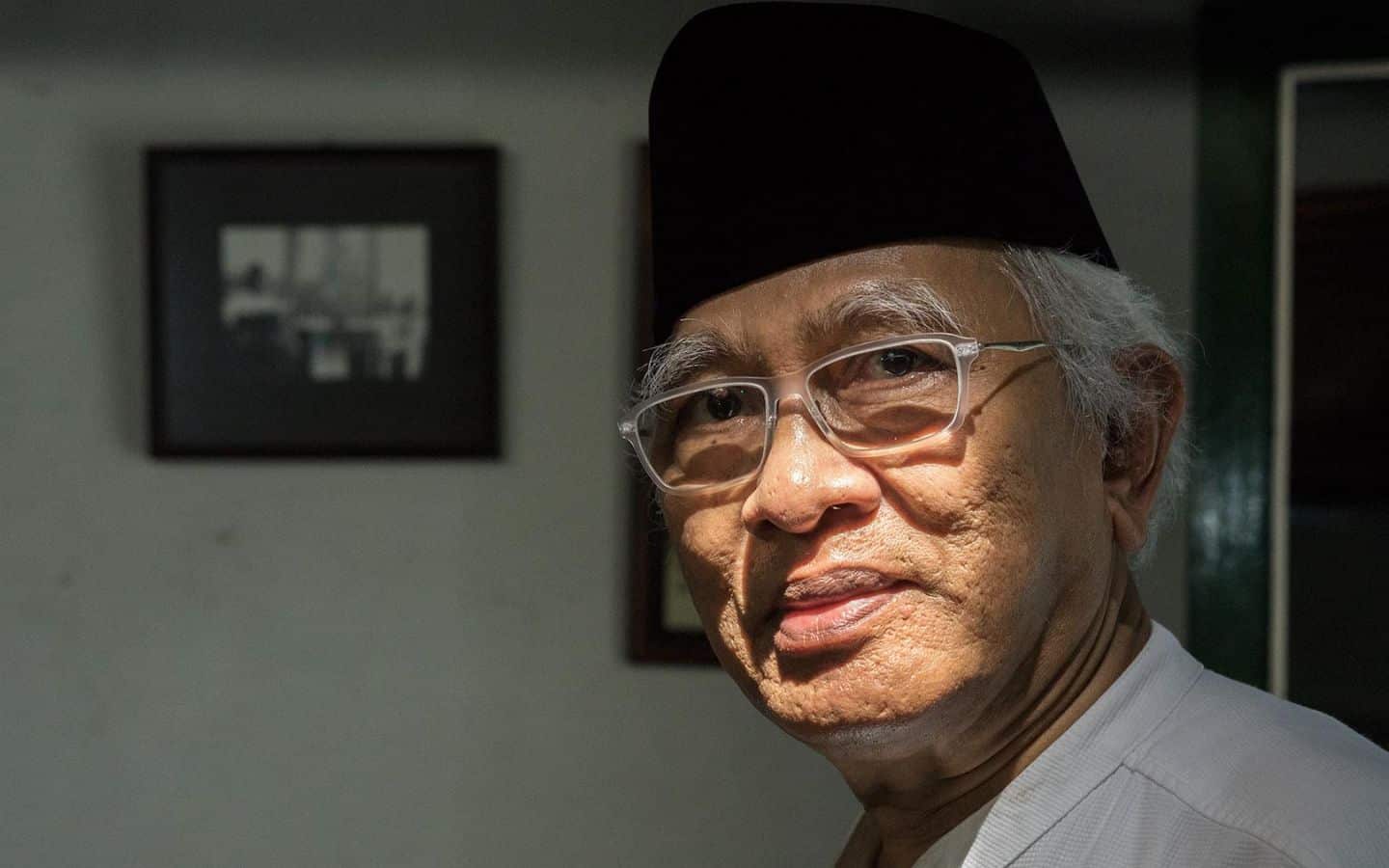 Sajak-sajak Gus Mus dan Pengisahan Indonesia