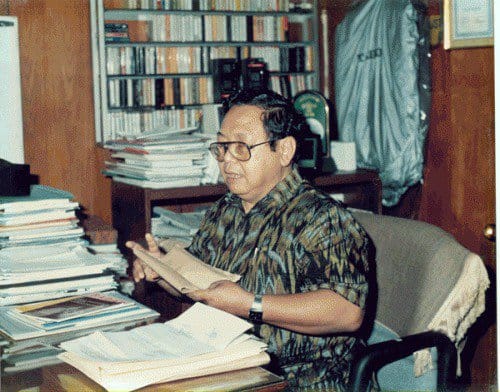 Mencuri Buku Milik Gus Dur