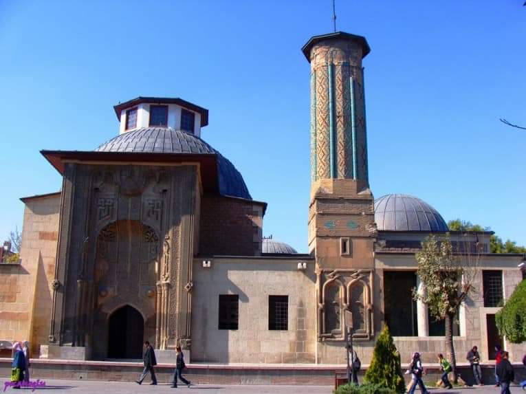 Kemegahan Arsitektur Islam Masa Dinasti Seljuk Abad XIII: Ince Minare Medresesi