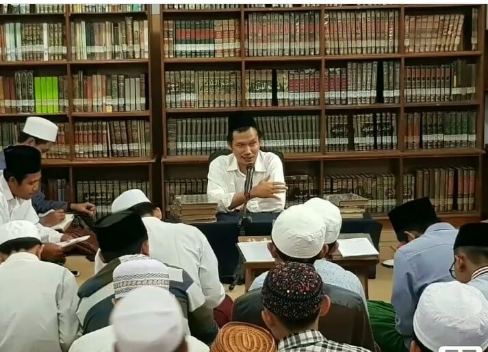 Ngaji Kepada Gus Baha: Ketika Allah Tersinggung
