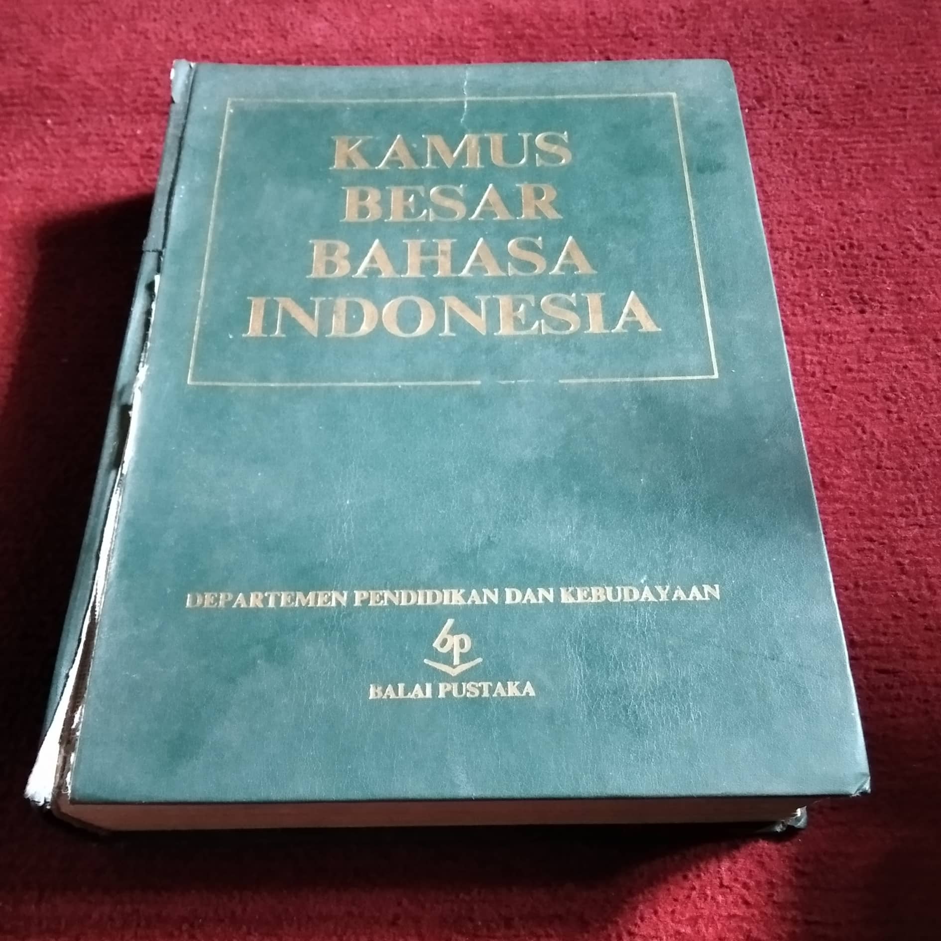 Bahasa: Baku dan Berkuasa