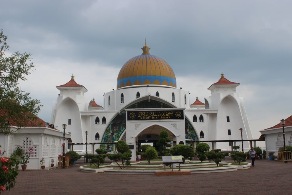 Ketika Masjid Digembok