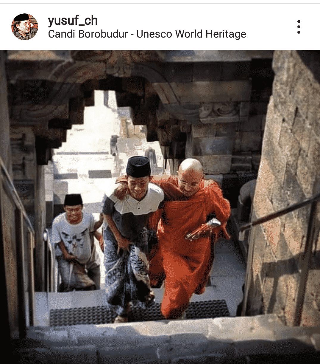 Hari Toleransi, Gus Yusuf Unggah Foto Santrinya Bersama Pemuka Agama Budha