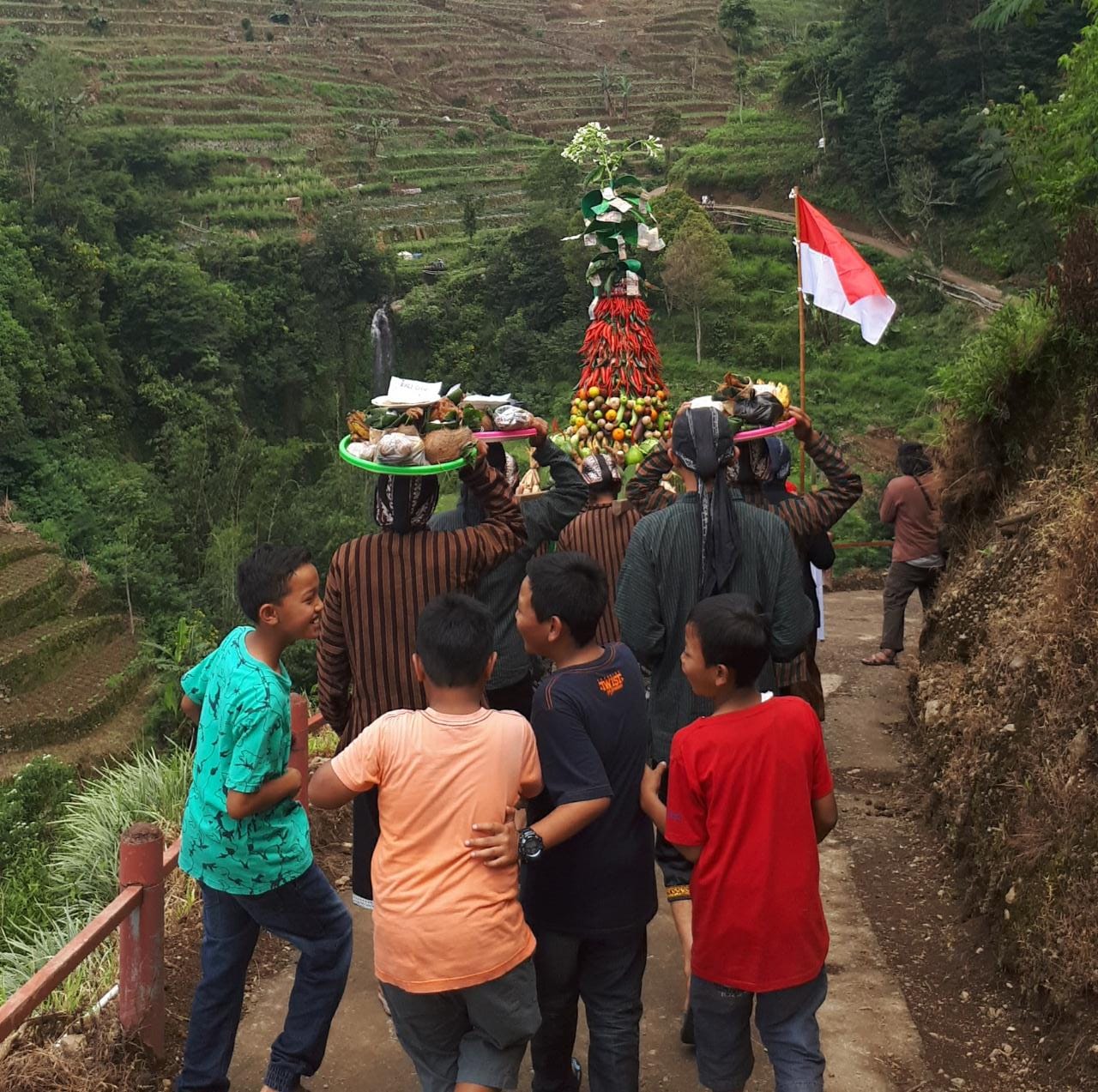 Kami Orang-orang Desa dan Raibnya Hari Kemerdekaan