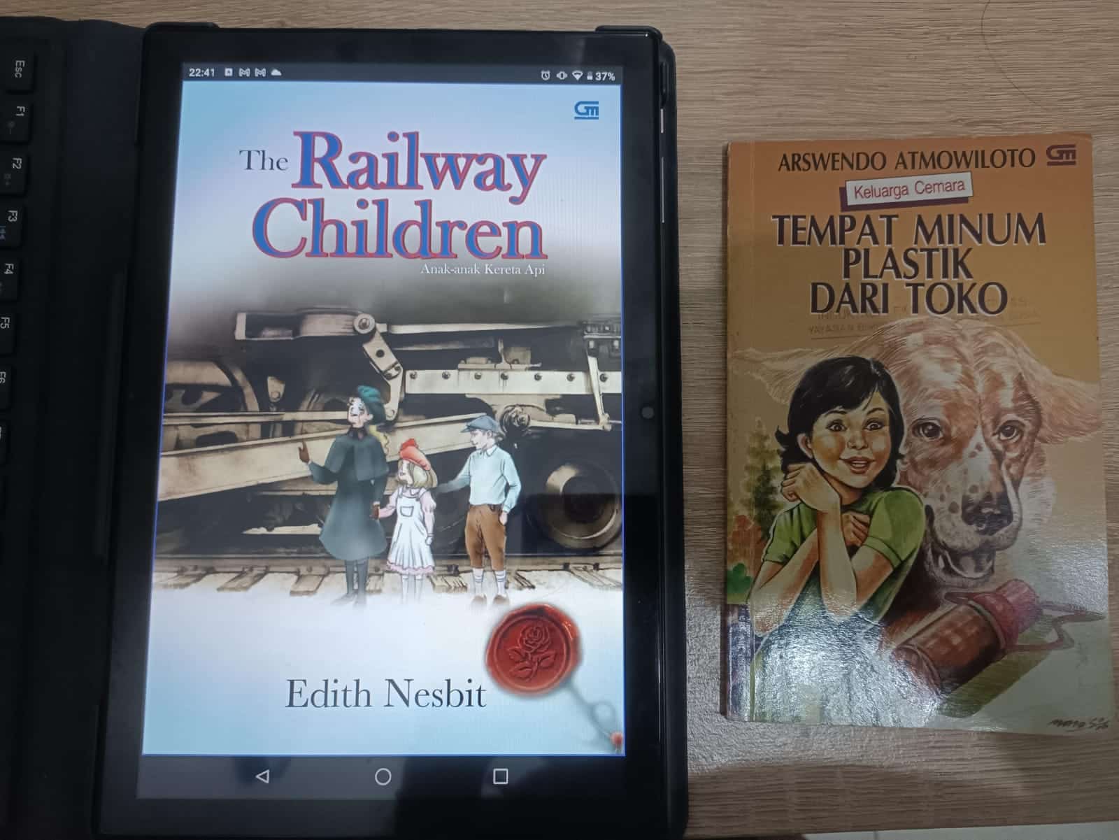 Buku Anak Abad ke-20: Antara Edith Nesbit dan Arswendo Atmowiloto