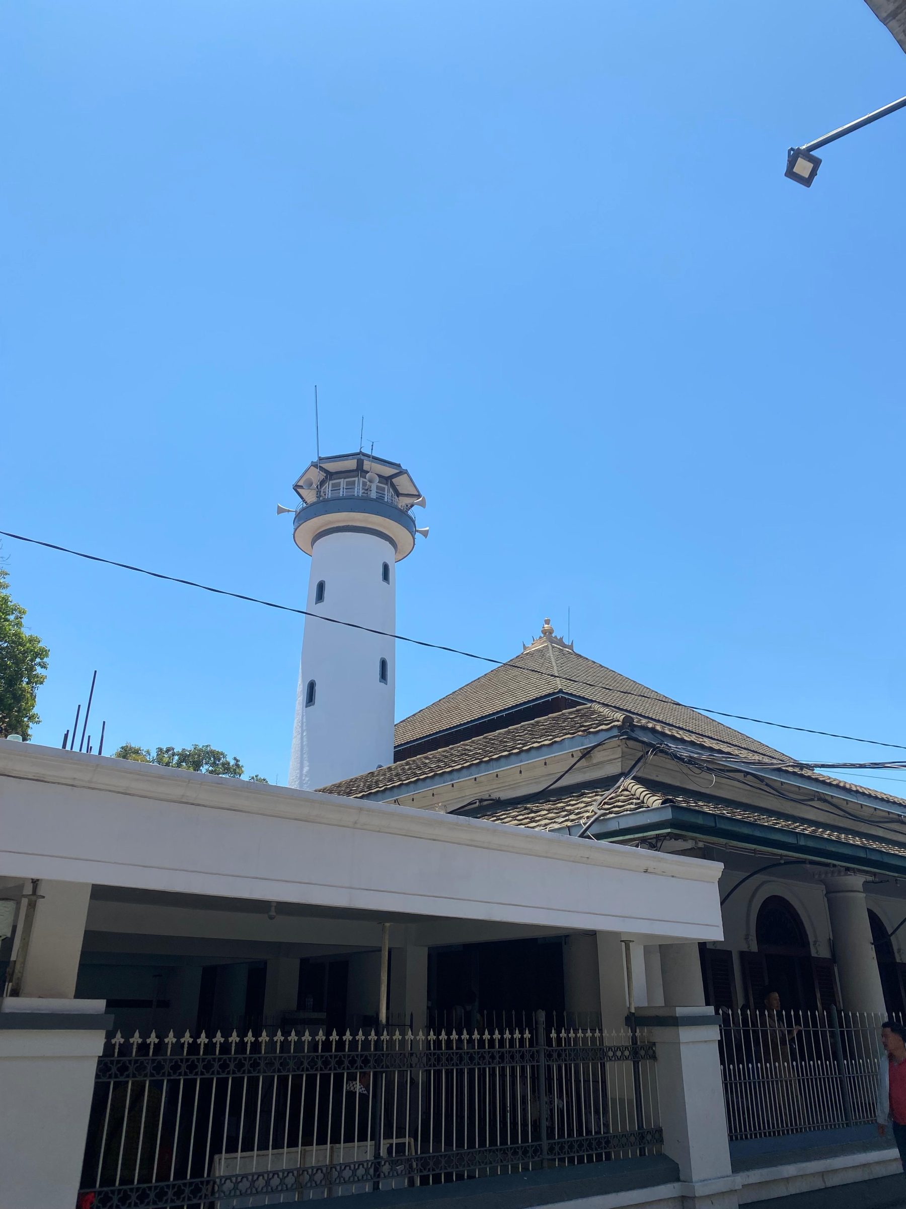 Sisi Lain dari Masjid Ampel yang Jarang Orang Ketahui