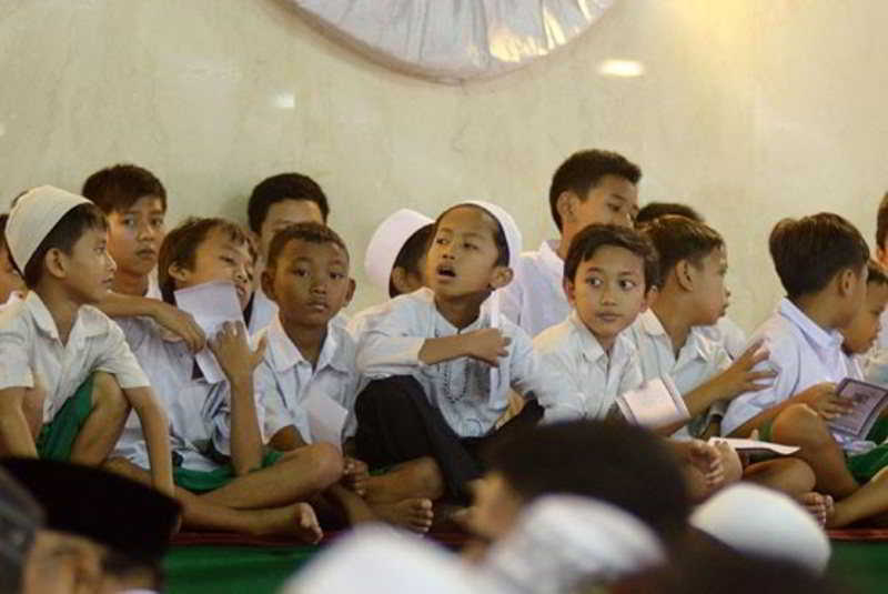 Langgar dan Empat Kisah Humor di Dalamnya