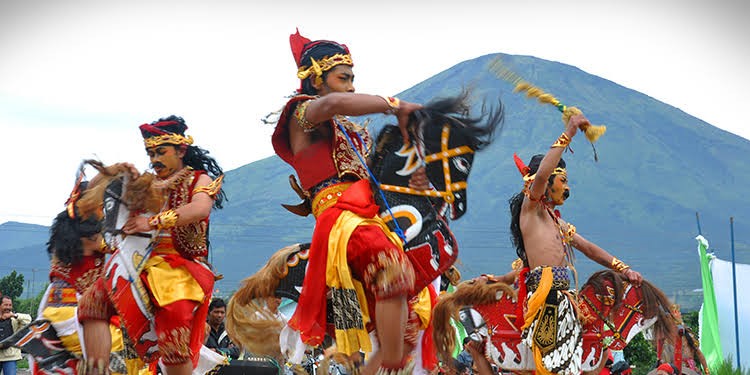 Melestarikan Kesenian Ebeg di Banyumas