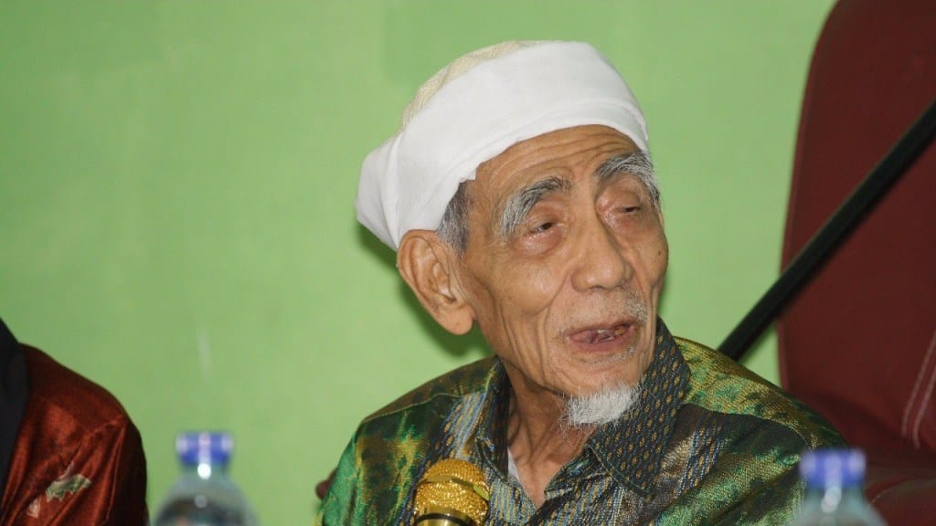 Mbah Moen di Tangan Penyair