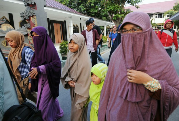 Perempuan-perempuan Bercadar itu (4, Bagian Terakhir)