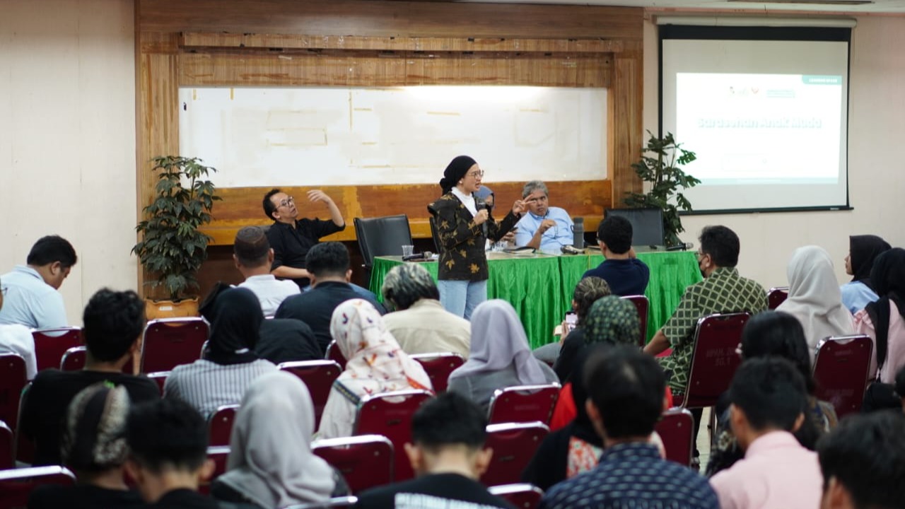 Okky Madasari: Bekali Warga dengan Kemampuan Menulis, Agar Bermanfaat bagi Masyarakat