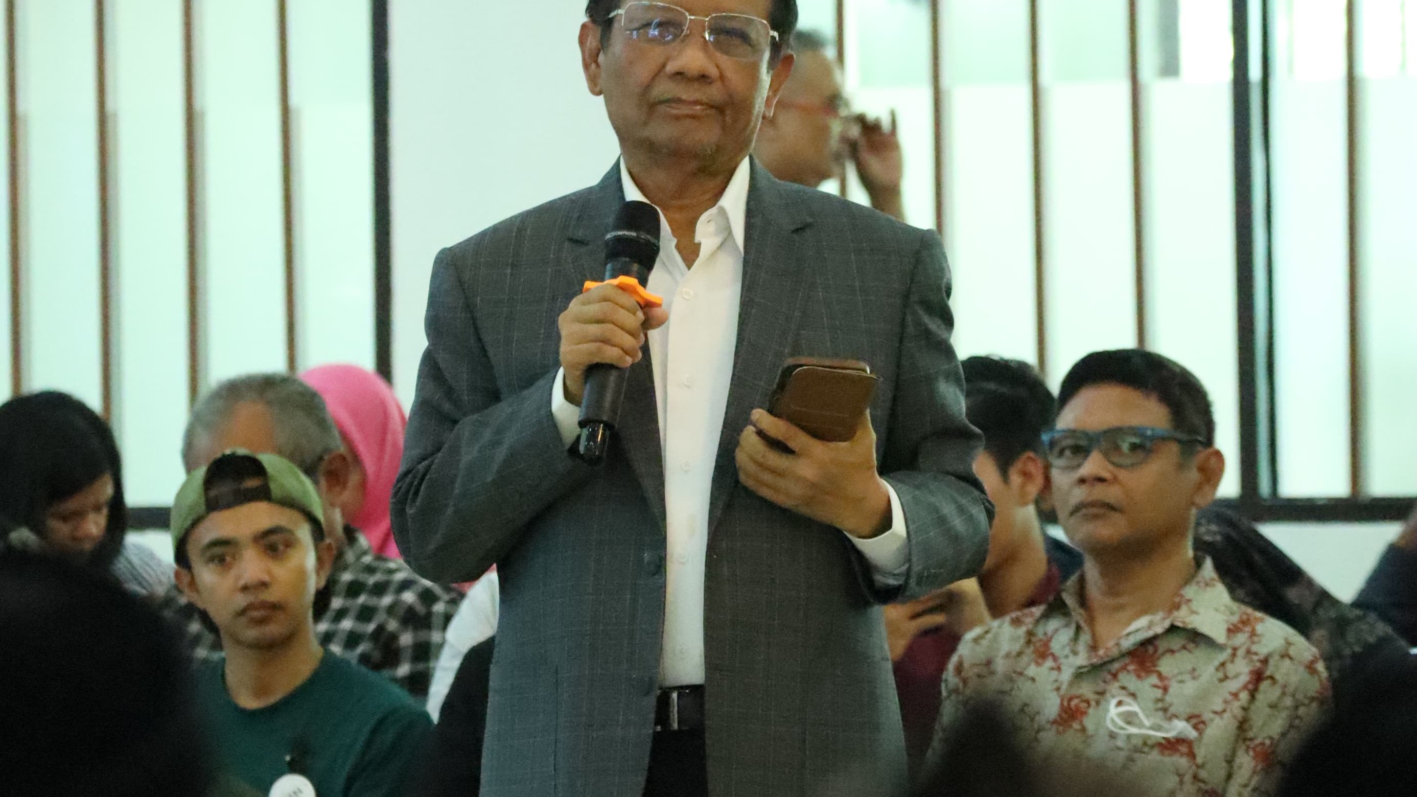 Mahfud MD: Kedaulatan Hukum Kita Sudah Dikendalikan oleh Oligarki