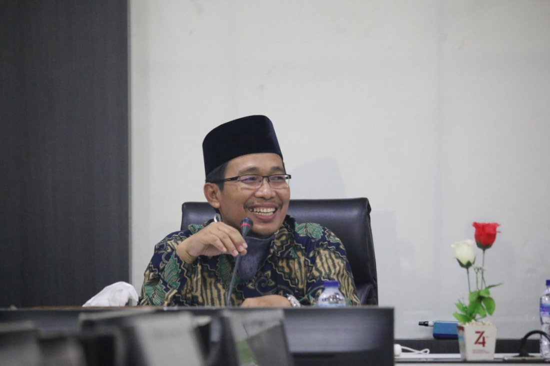 Berjabat Tangan Bukan Sekadar Tradisi