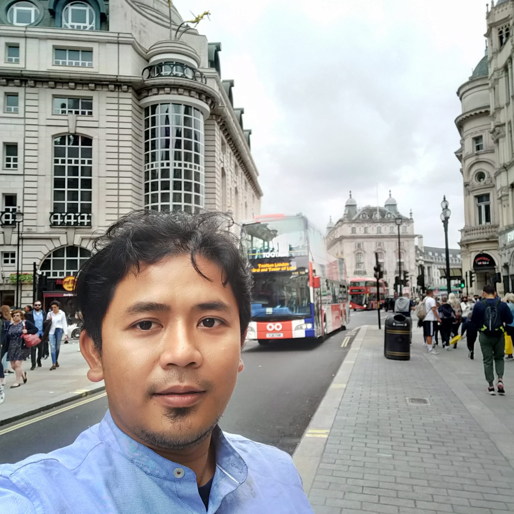 Munawir Aziz