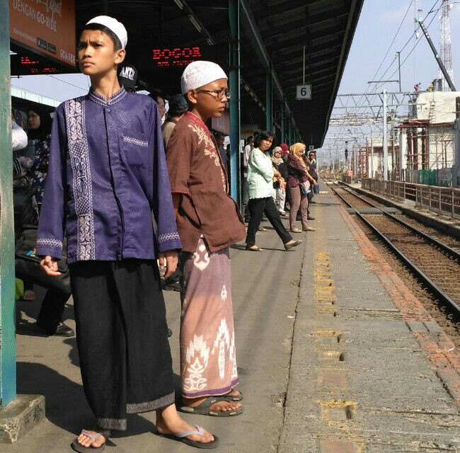 Sarung Samarinda dan Kitab Beirut 2