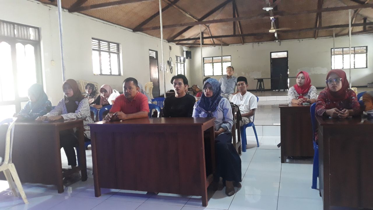 Warga desa sedang bermusyawarah