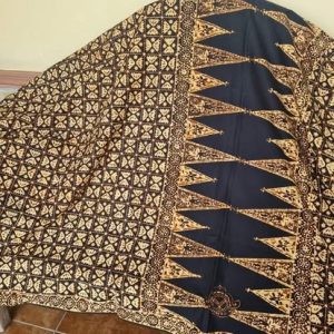 Detil Sarung Batik Slobog, Dok Islamic Center Masjid Kajen